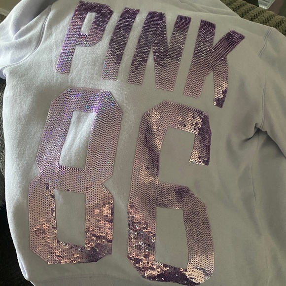 Size Medium VS Pink Sherpa Hoodie Like New - Picture 1 of 10